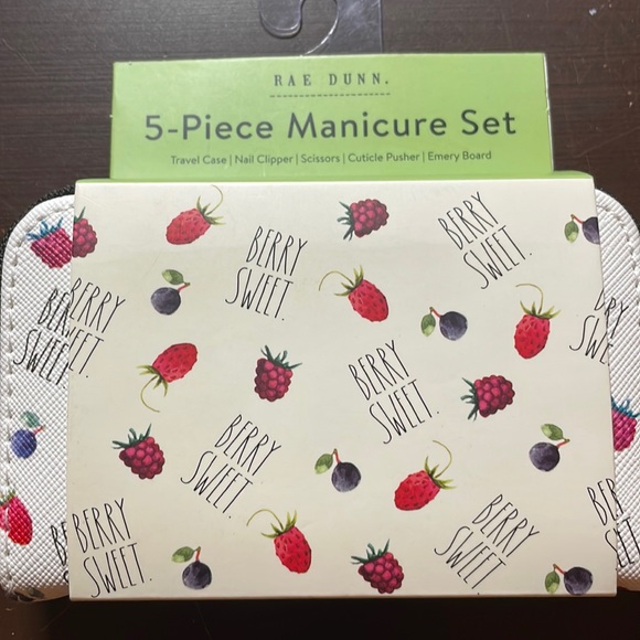 Rae Dunn 5 piece Manicure Kit - Picture 1 of 5